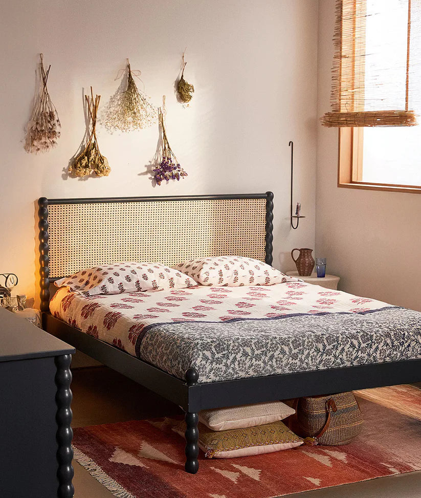 Retro Spindle Frame Bed